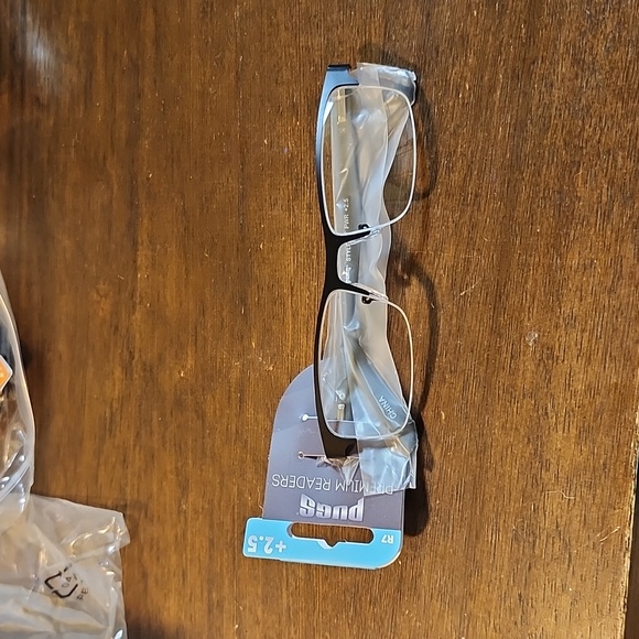 Pugs Accessories - Pugs Premium Readers +2.5